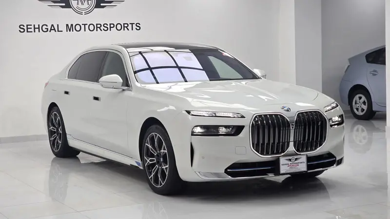 Bmw 7 Series  I7 Xdrive60 2023 1