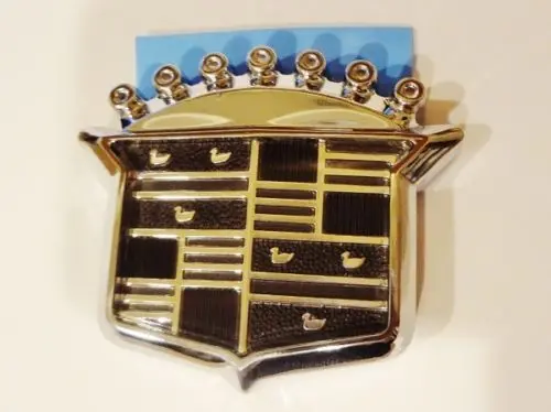 Cadillac Chrome Grille Argent Crest 1