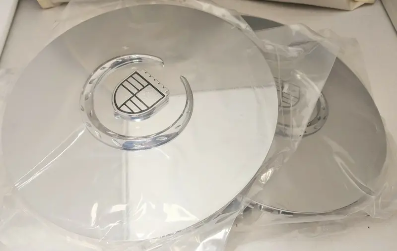 Escalade 17" And 20" Chrome Shield Emblem Center Caps Set Of 4 1