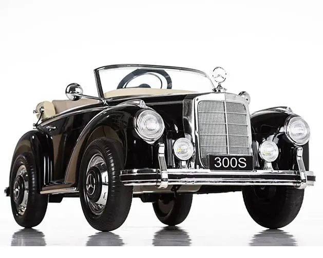 Mercedes Benz Classic 300S 3