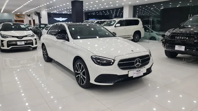 Mercedes Benz E Class E180 1