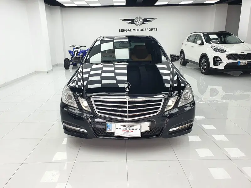 Mercedes Benz E Class E250 Avant Garde 2012 1