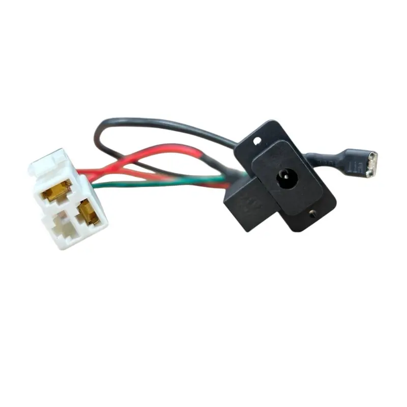 - Mercedes Benz G63 Amg 6X6 - 24V - Charging Port  - 121-2320 1