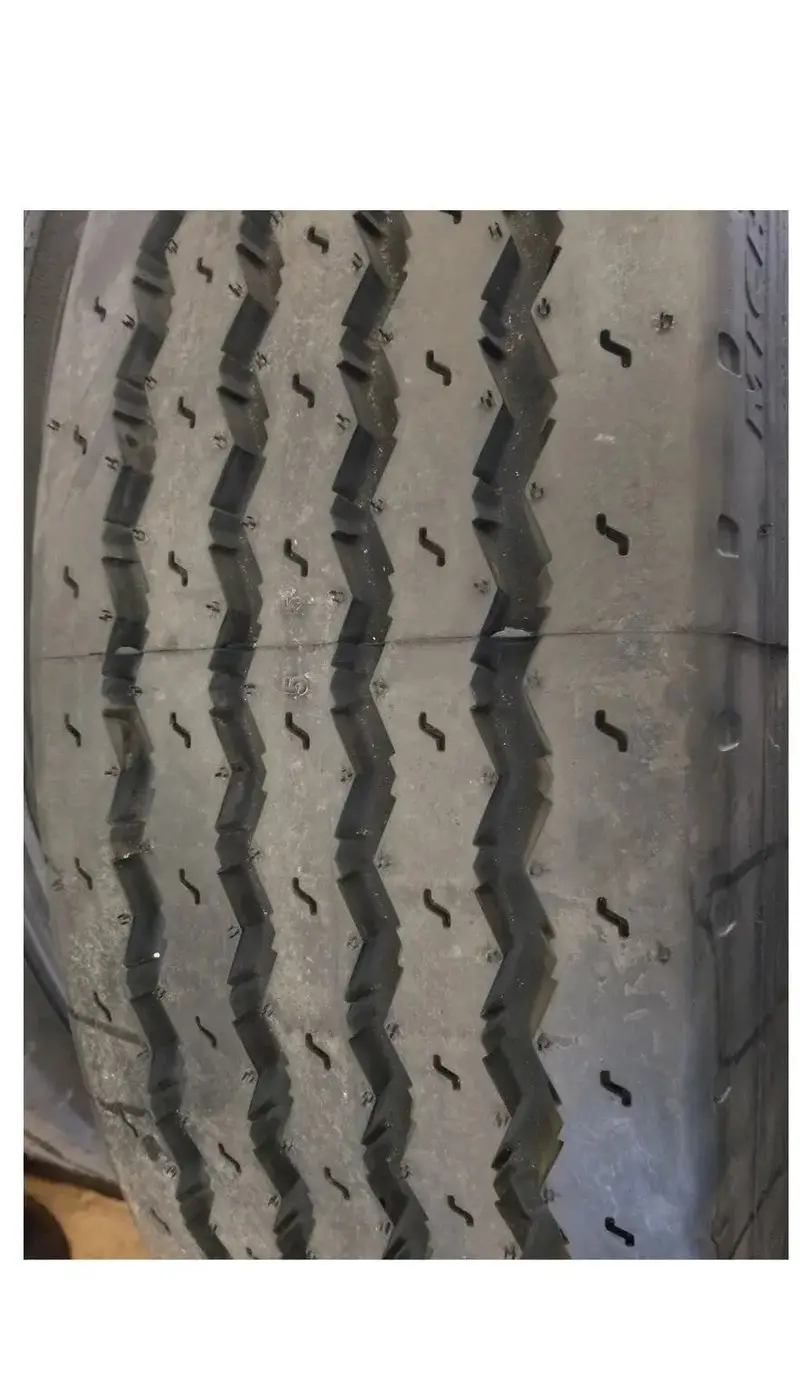 Michelin Retread Trailer Tire 11R22.5 Mich Xza 1