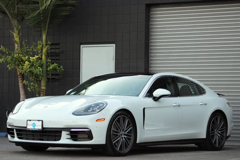 Porsche Panamera 4S 1