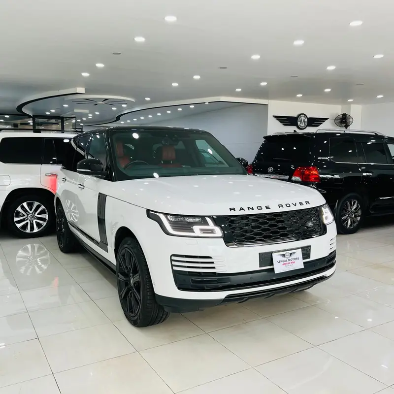 Range Rover Vogue P400e Swb 2019 1