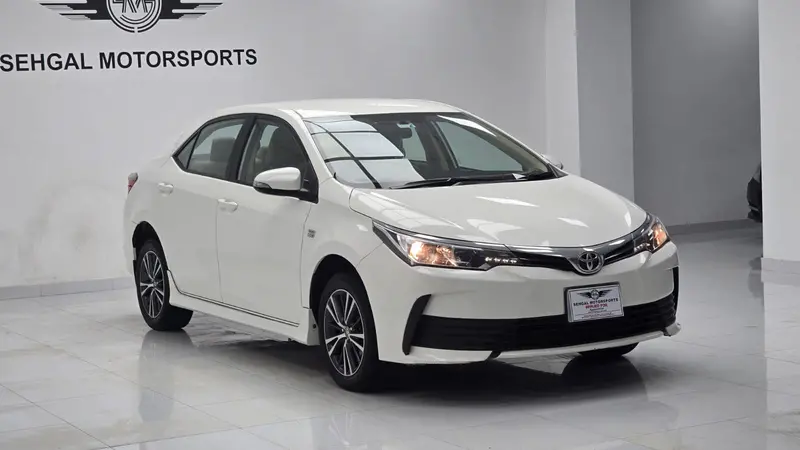 Toyota Corolla Altis 1.6 Automatic  2020 1