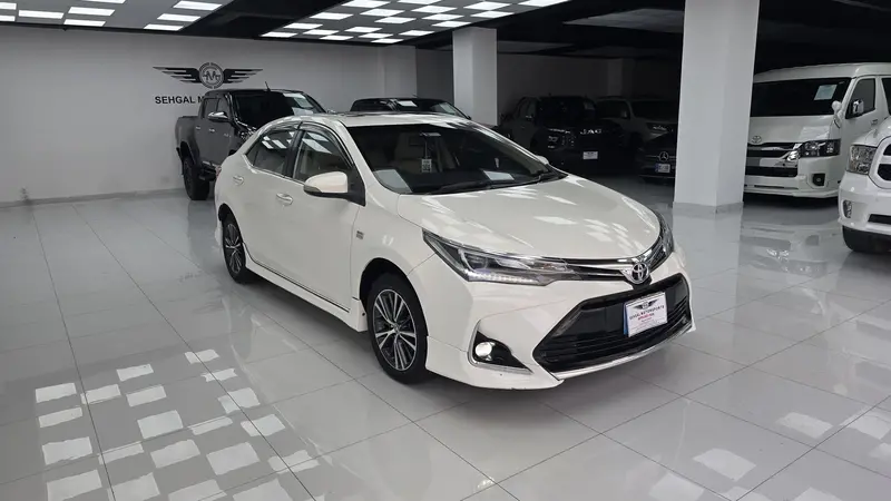 Toyota Corolla Altis Grande X Cvt-I 2021 1