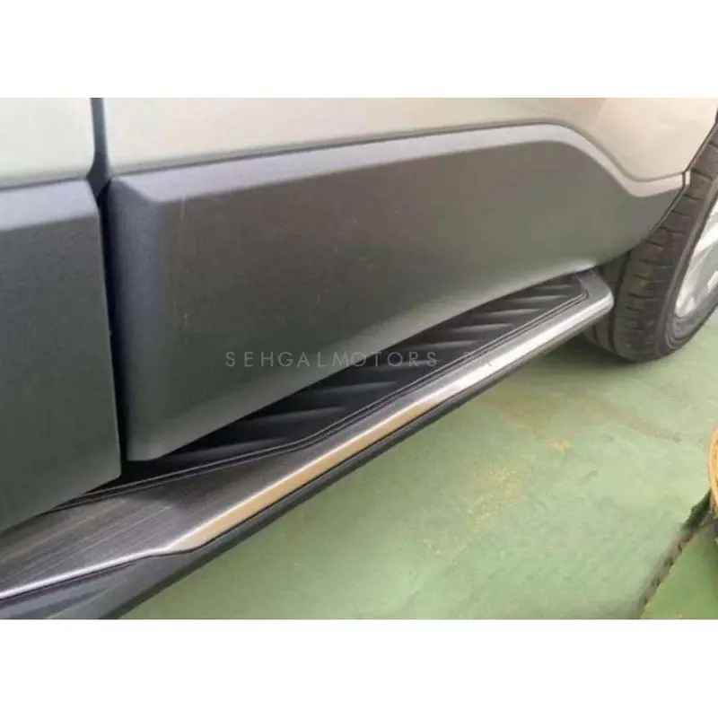 Toyota Corolla Cross Side Steps 2022 - 2025 - Foot Rest | Skirts - Model 2021-2022 2