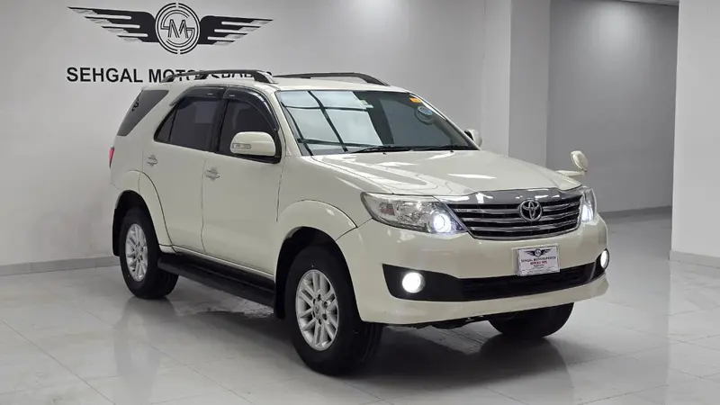 Toyota Fortuner 2.7 Petrol 2013 1