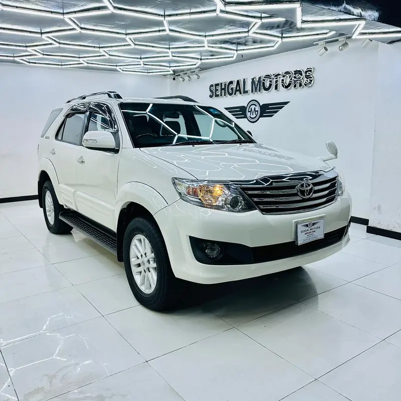 Toyota Fortuner V 2.7 Vvt-I 2015 1