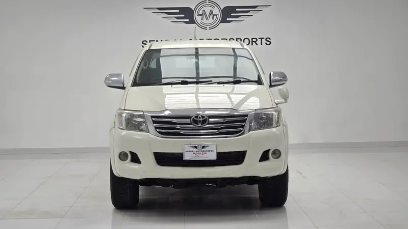 Toyota Hilux Champ G 2014 1