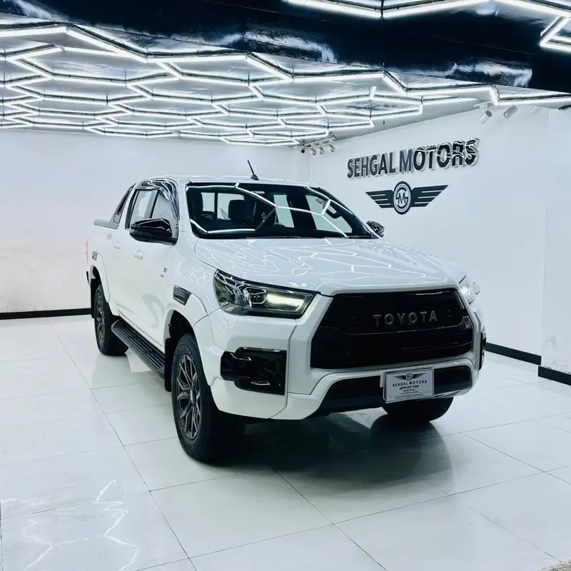Toyota Hilux Revo Gr-S 2.8D 2025 1