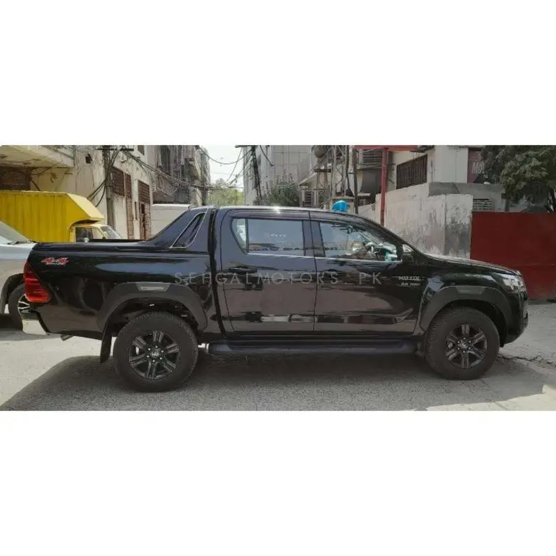 Toyota Hilux Revo/Rocco Oem Roll Bar Black Fg 1