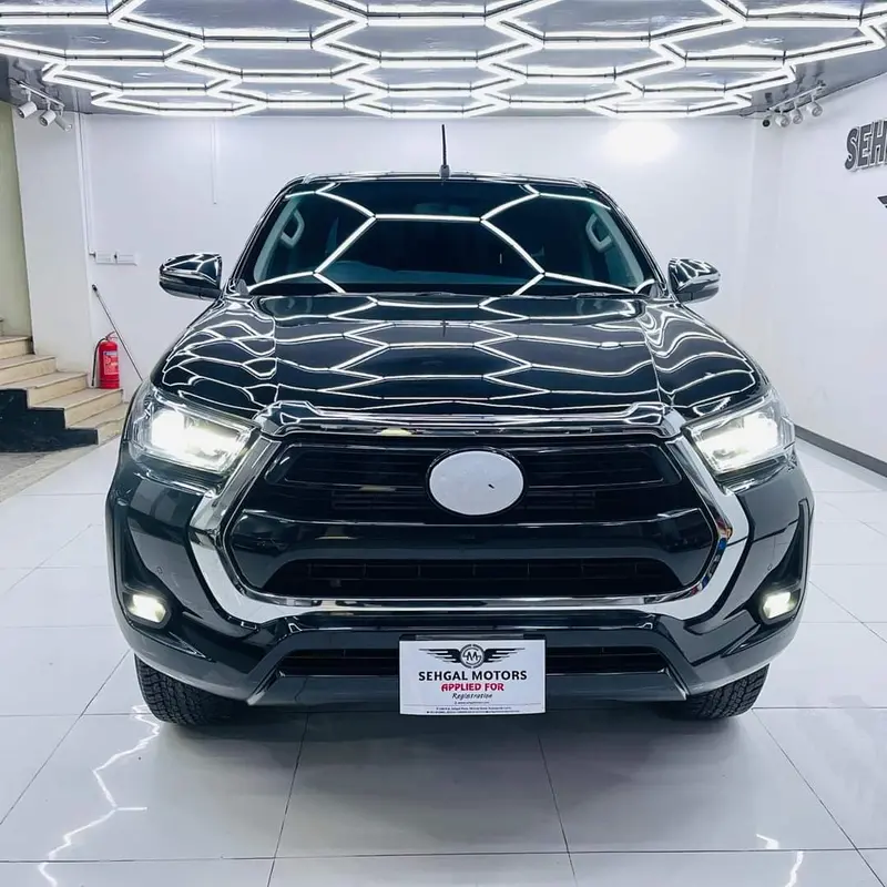 Toyota Hilux Revo V 2.8D 2026 2