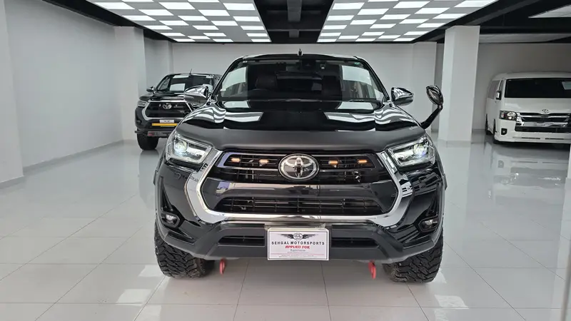 Toyota Hilux Revo V 2021 1