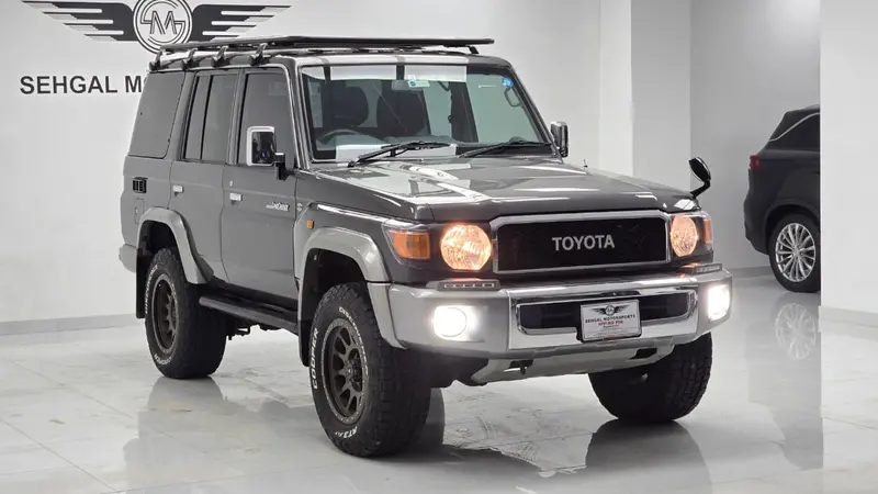 Toyota Land Cruiser 76Th Series  2015 1