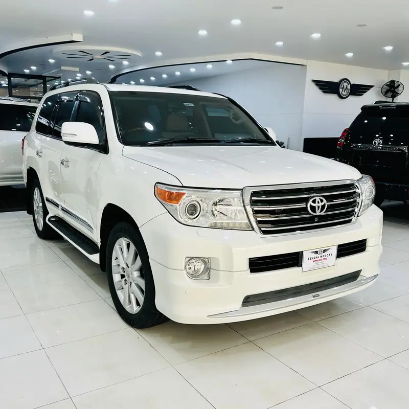 Toyota Land Cruiser Zx 4.6 Petrol 2014 1