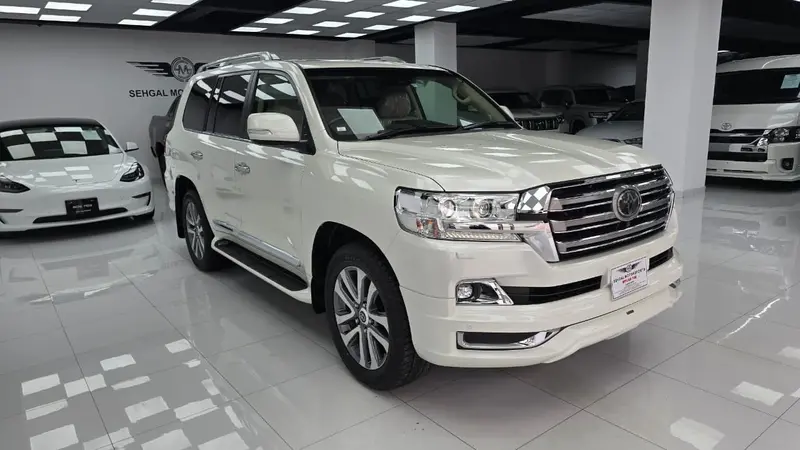 Toyota Land Cruiser Zx Full House 2020 1