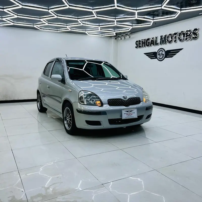 Toyota Vitz F Package M/T 2003 1