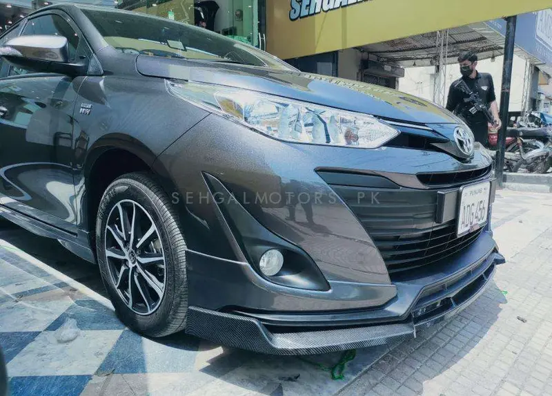 Toyota Yaris Front Glossy Black Canards 3 Pcs - Model 2020-2021 2